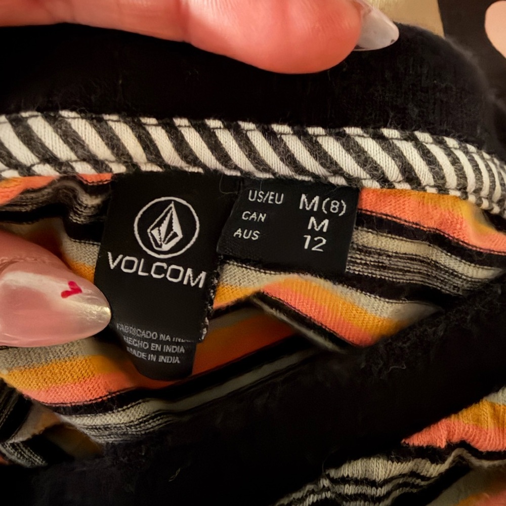Volcom Tees - Picture 2 of 3
